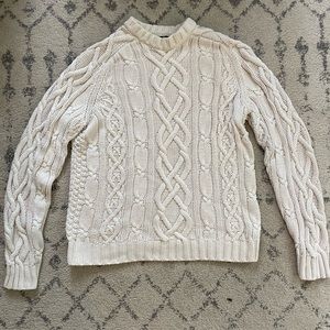 Men’s chunky knit sweater.